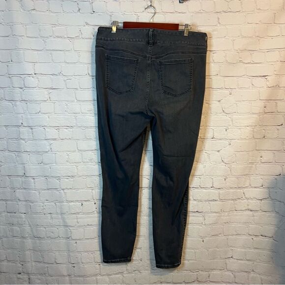 Torrid Super Soft Jeggings Black size 18T - Picture 4 of 8